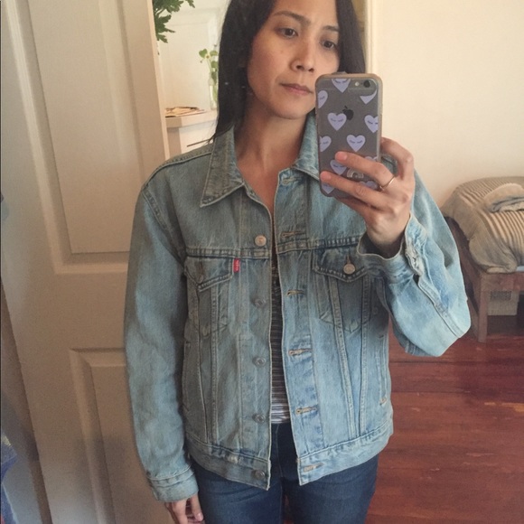 Levi’s Denim Ex-Boyfriend Trucker Jean Jacket - Picture 7 of 8